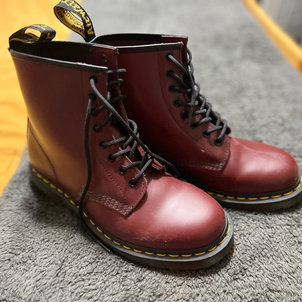Dr. Martens 1460 in Cherry Red